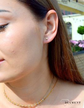 Złote kolczyki 333 kółko z cyrkonią KL 10864 333 Złote kolczyki kółka z cyrkonią z wygodnym zapięciem na sztyft (3).JPG